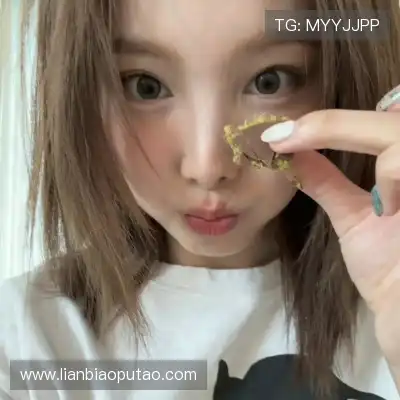 劳麟非